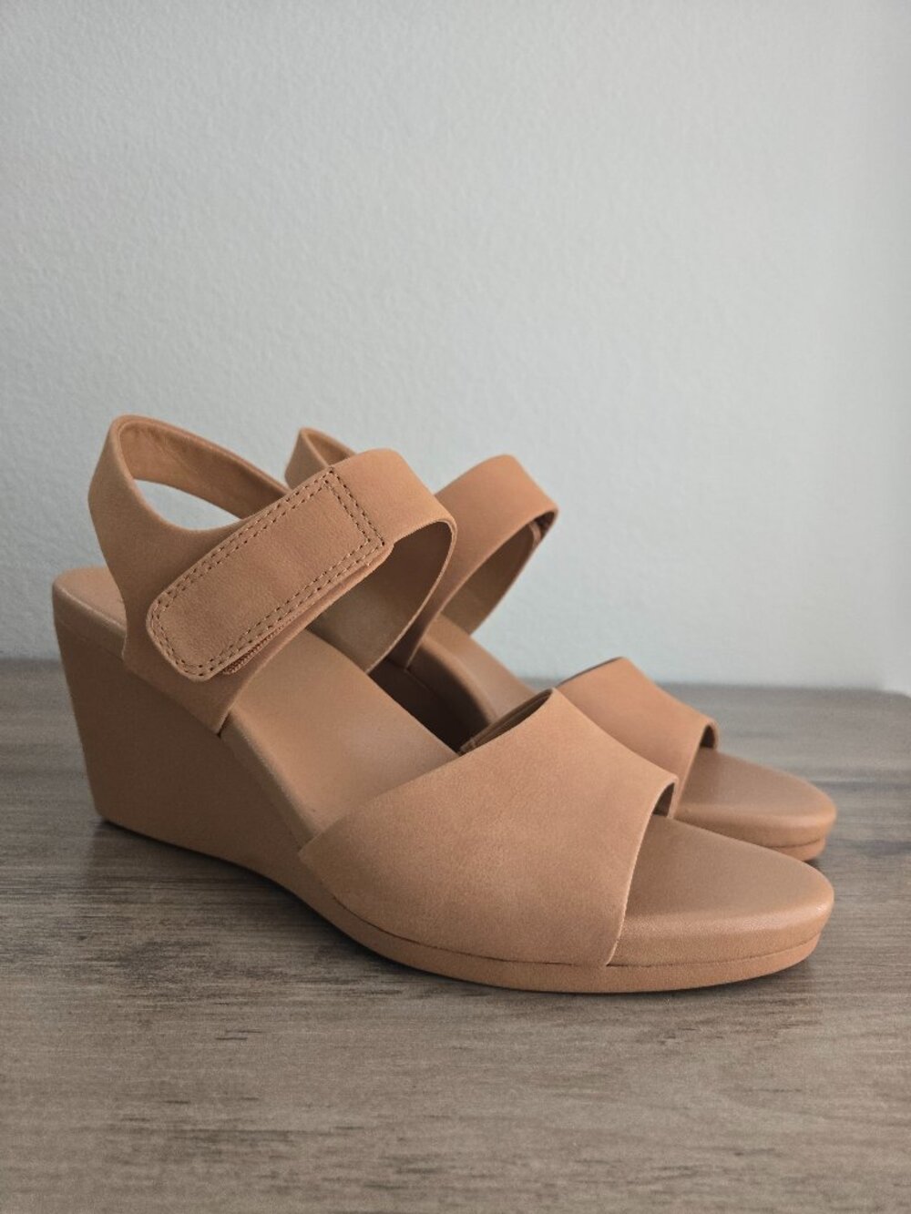 Naturalizer Imani Wedge Slingback Sandal Cookie Dough Nubuck Leather Size 8.5M